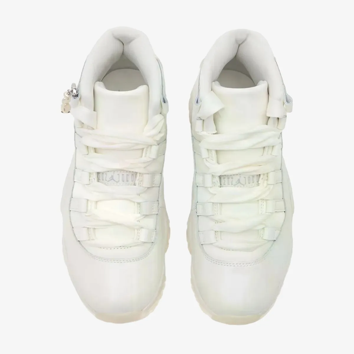 NIKE WMNS AIR JORDAN 11 RETRO 