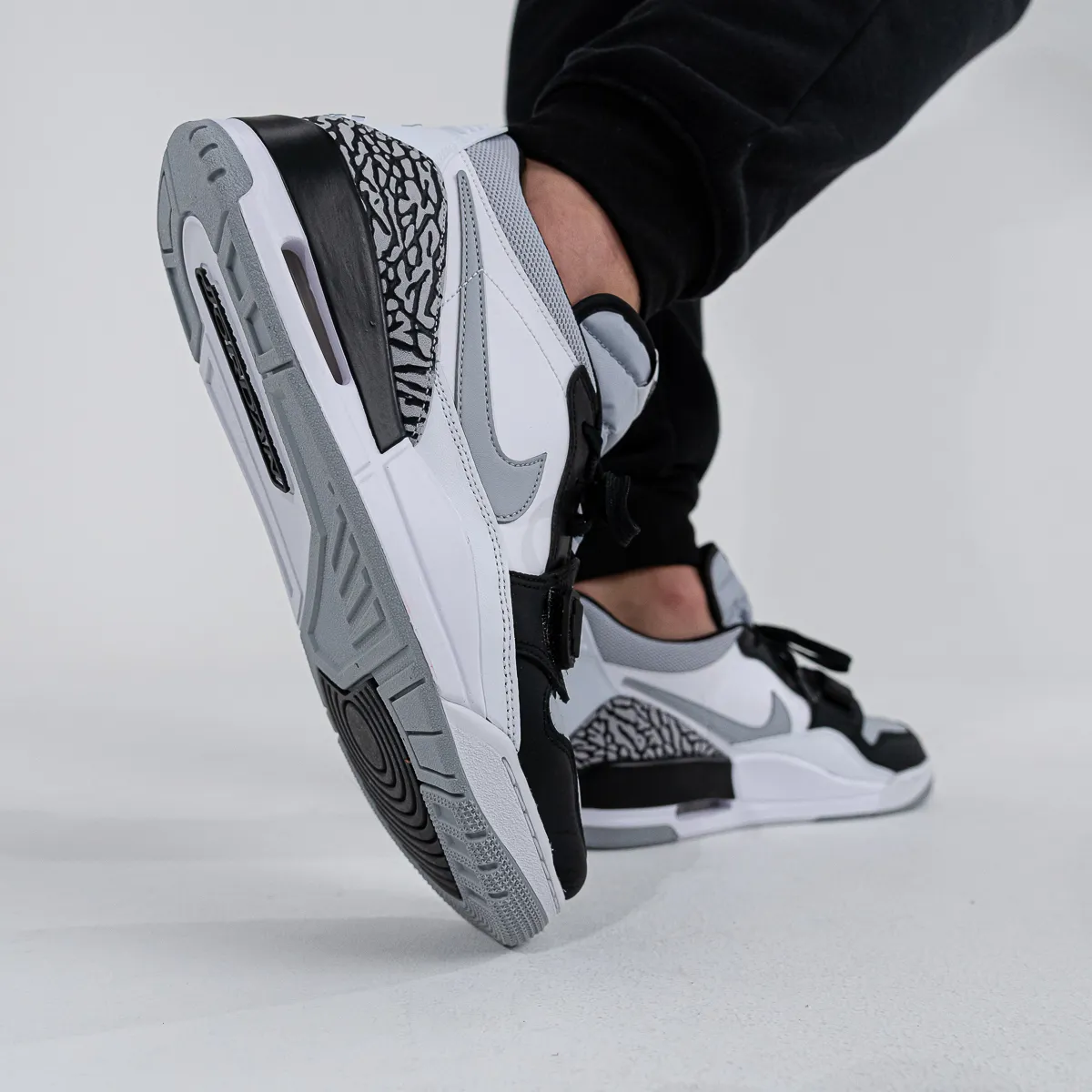 NIKE AIR JORDAN LEGACY 312 LOW 