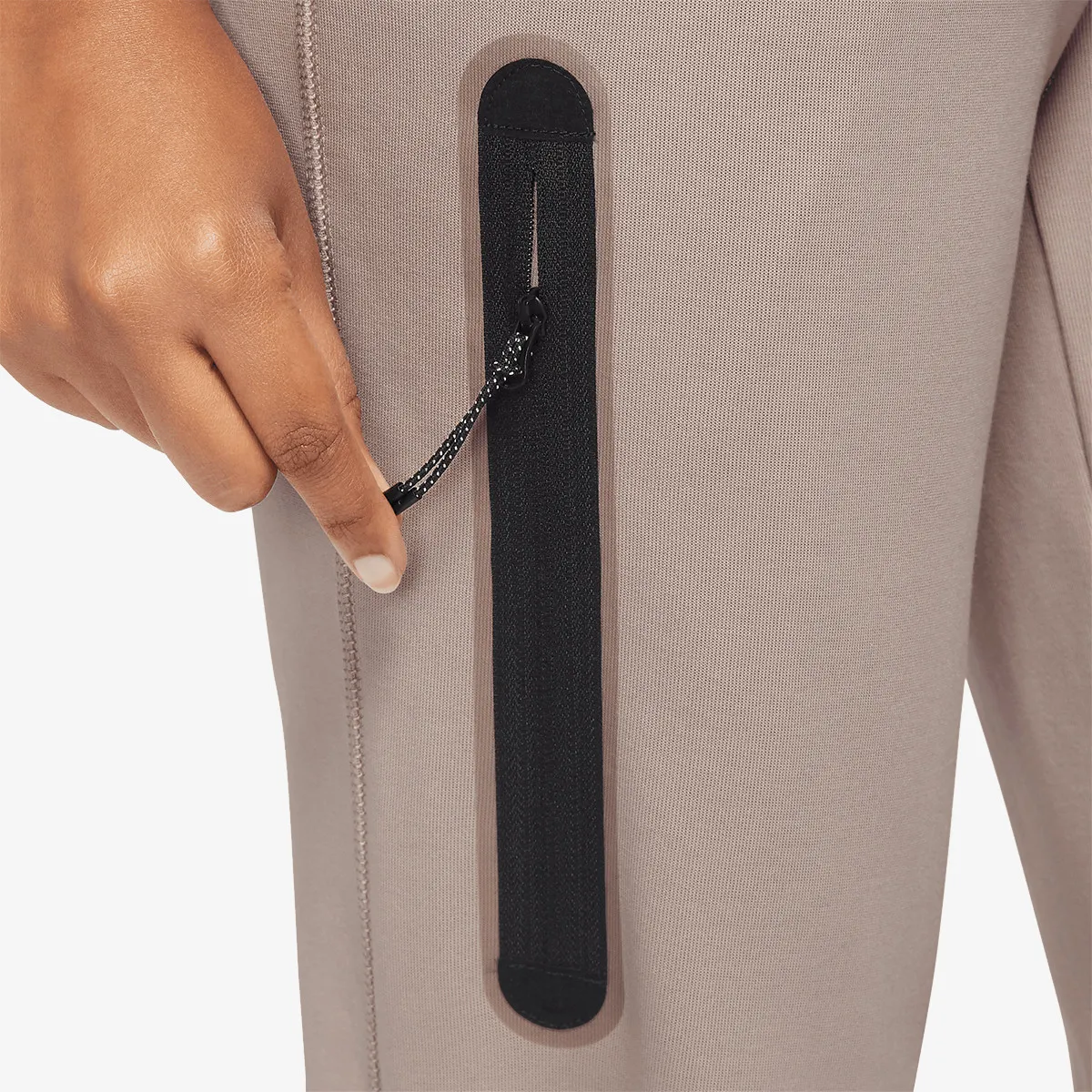 NIKE W NSW TCH FLC ESSNTL HR PNT 