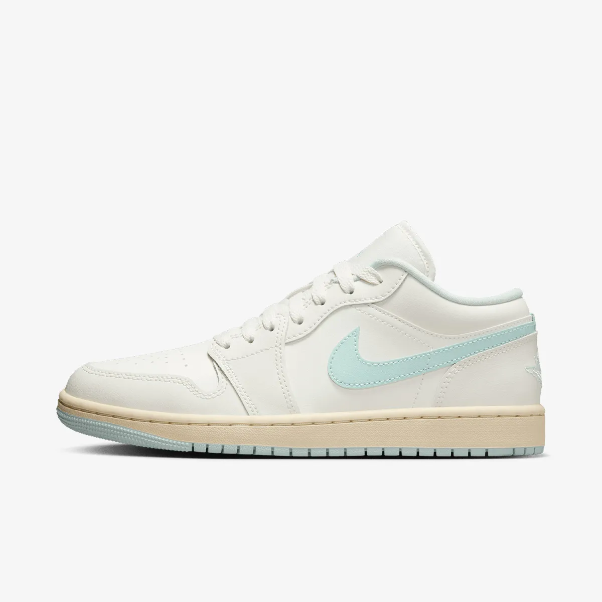 NIKE WMNS AIR JORDAN 1 LOW 