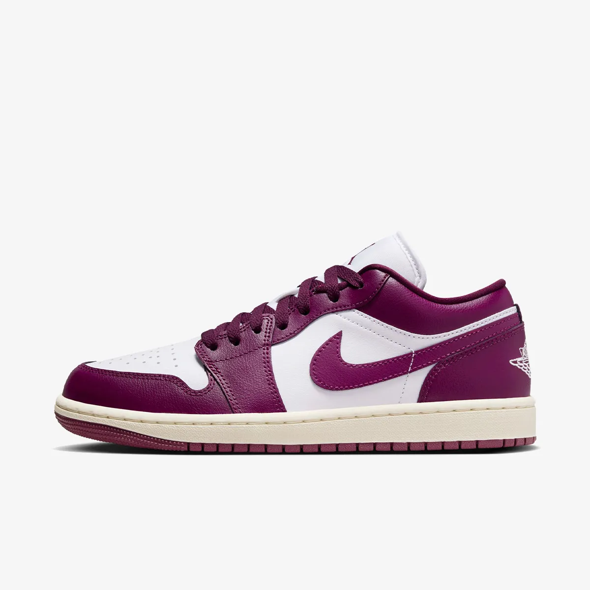 NIKE WMNS AIR JORDAN 1 LOW 