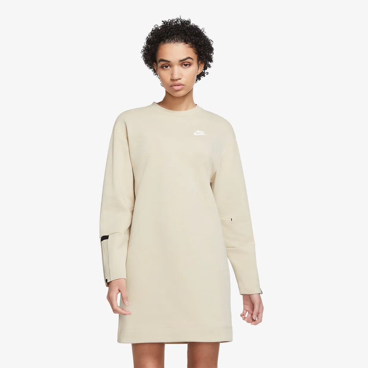 NIKE W NSW TCH FLC ESSNTL LS DRSS 
