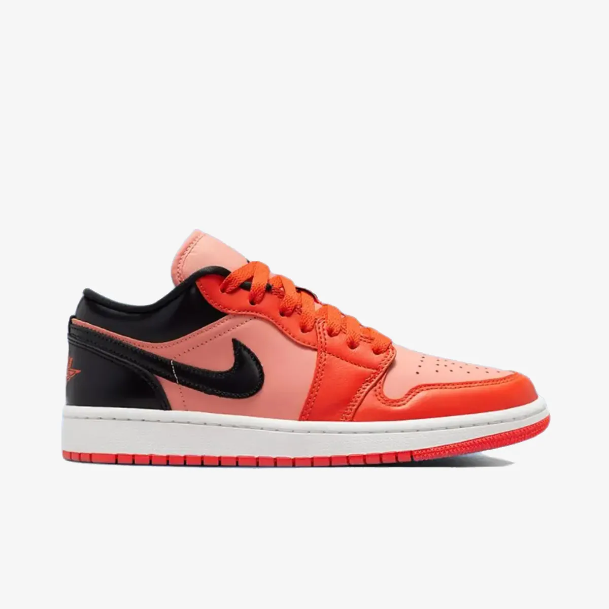 NIKE WMNS AIR JORDAN 1 LOW SE 
