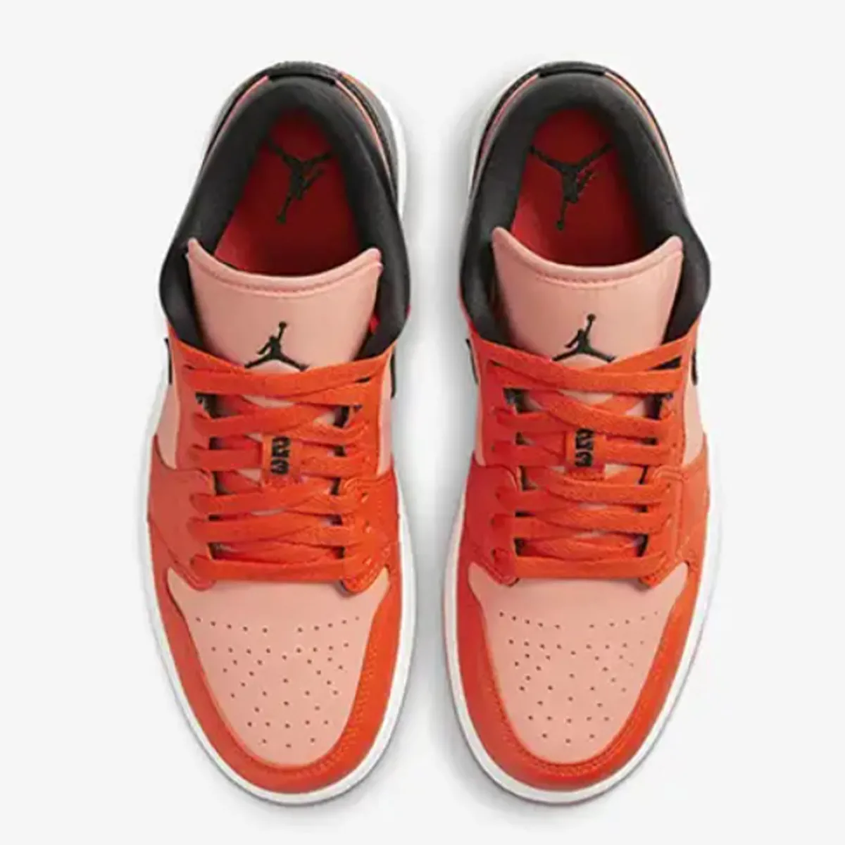 NIKE WMNS AIR JORDAN 1 LOW SE 