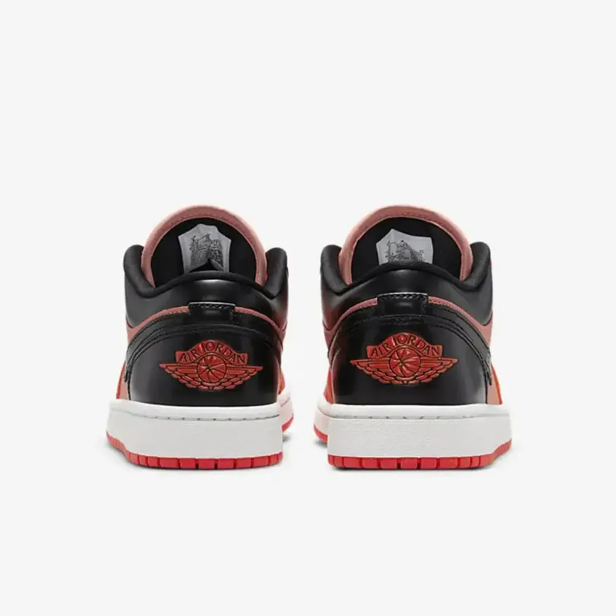 NIKE WMNS AIR JORDAN 1 LOW SE 