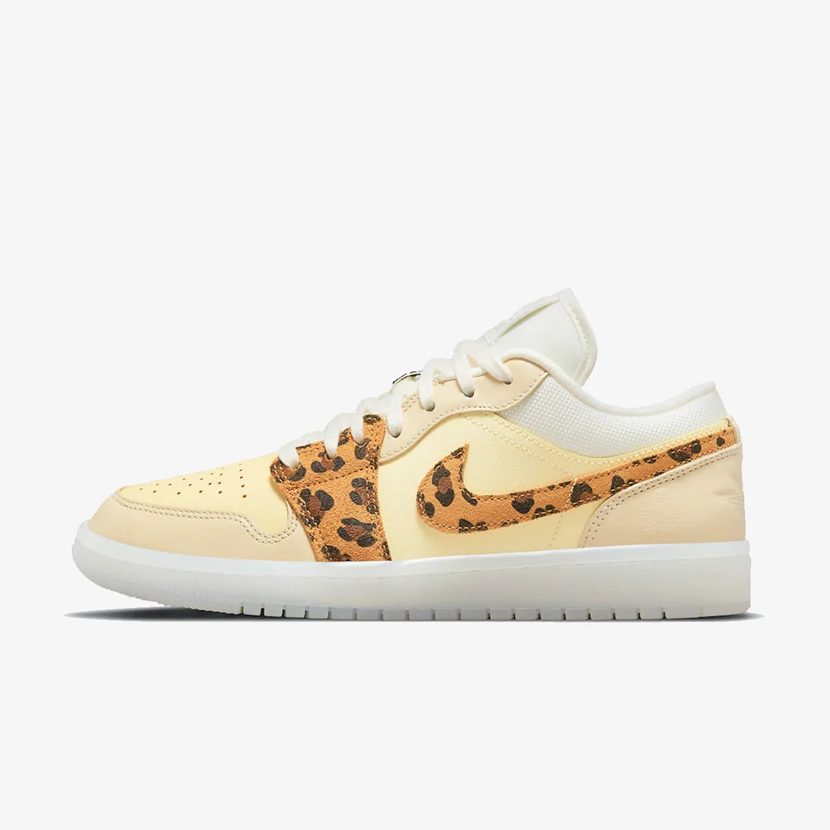 NIKE WMNS AIR JORDAN 1 LOW