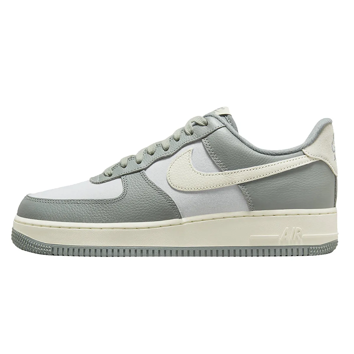 NIKE AIR FORCE 1 '07 LX NBHD 