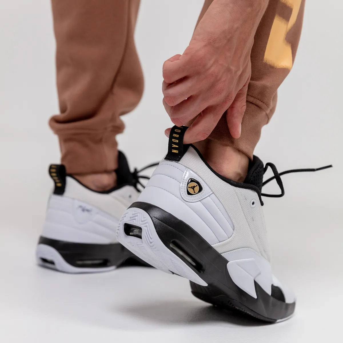 NIKE JORDAN MAX AURA 6 