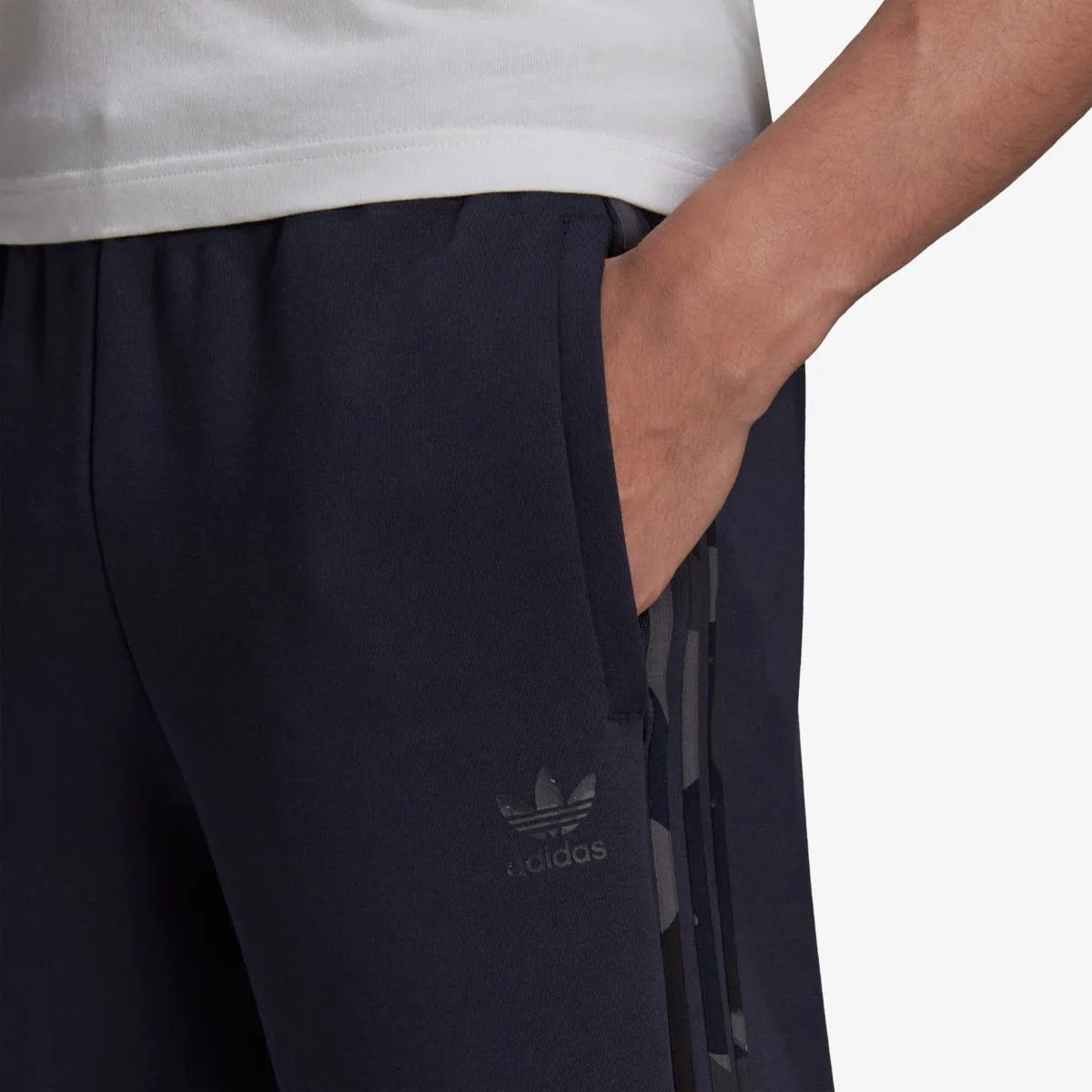 ADIDAS CAMO  SHORT 
