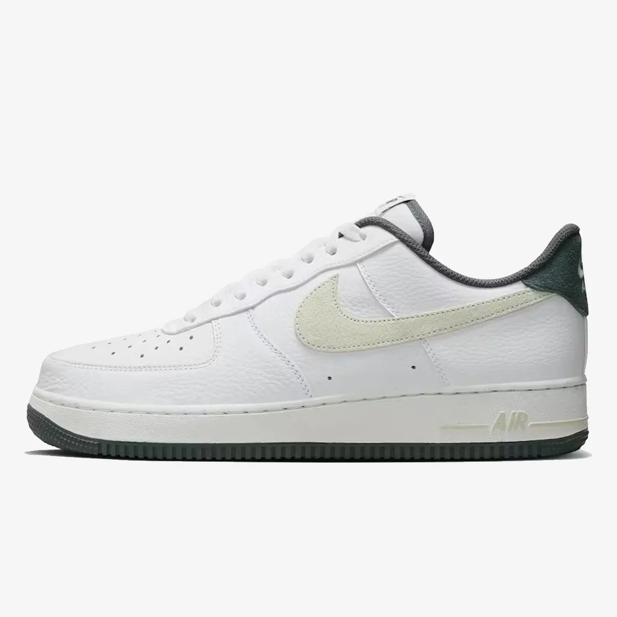NIKE AIR FORCE 1 '07 LV8 COB 