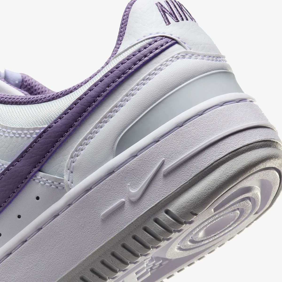 NIKE WMNS NIKE GAMMA FORCE DB 