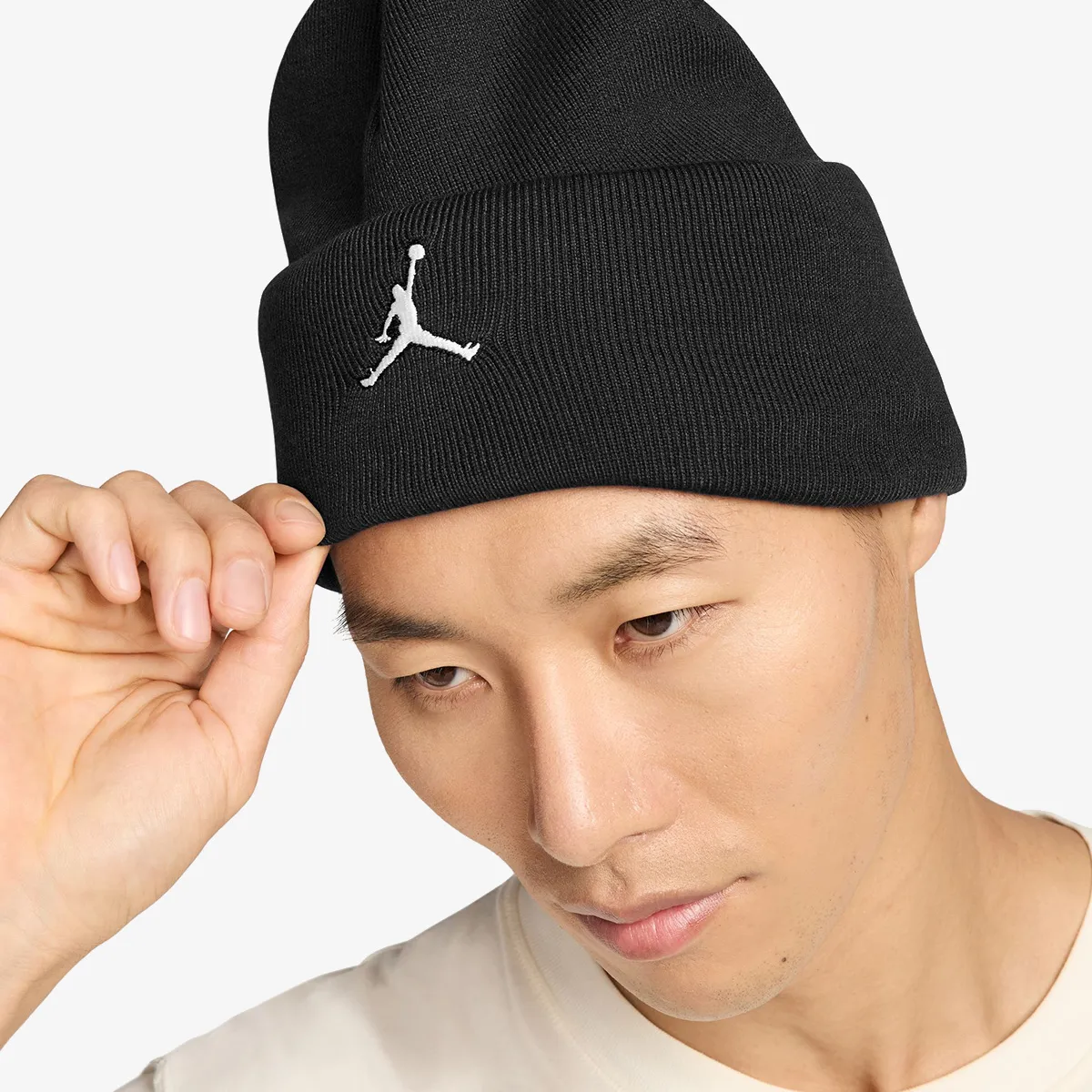 NIKE U J PEAK BEANIE SATN LINED ESS 