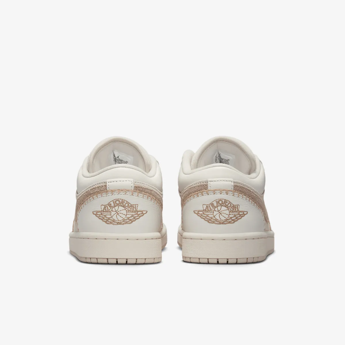 NIKE WMNS AIR JORDAN 1 LOW SE 