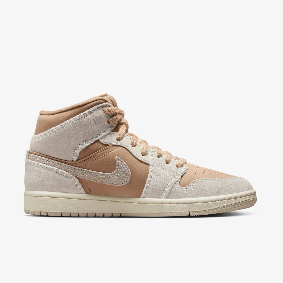 NIKE WMNS AIR JORDAN 1 MID SE 