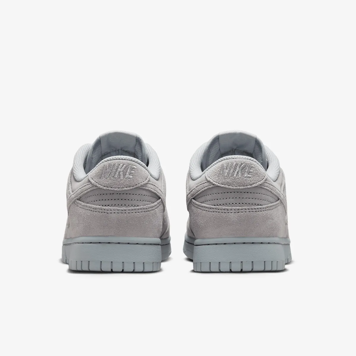 NIKE NIKE DUNK LOW RETRO SE NUBUCK 