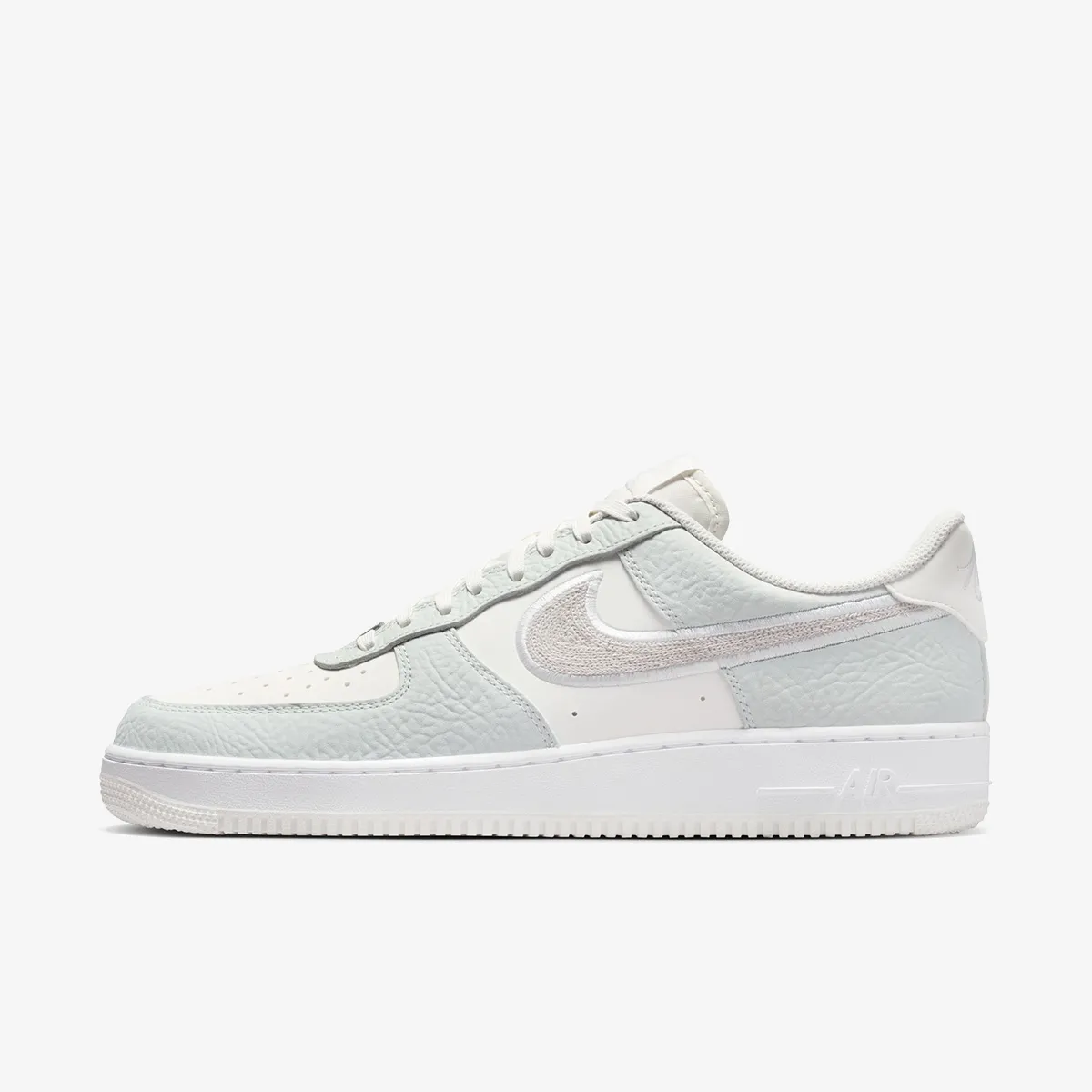 NIKE AIR FORCE 1 '07 LV8 ESS+ 