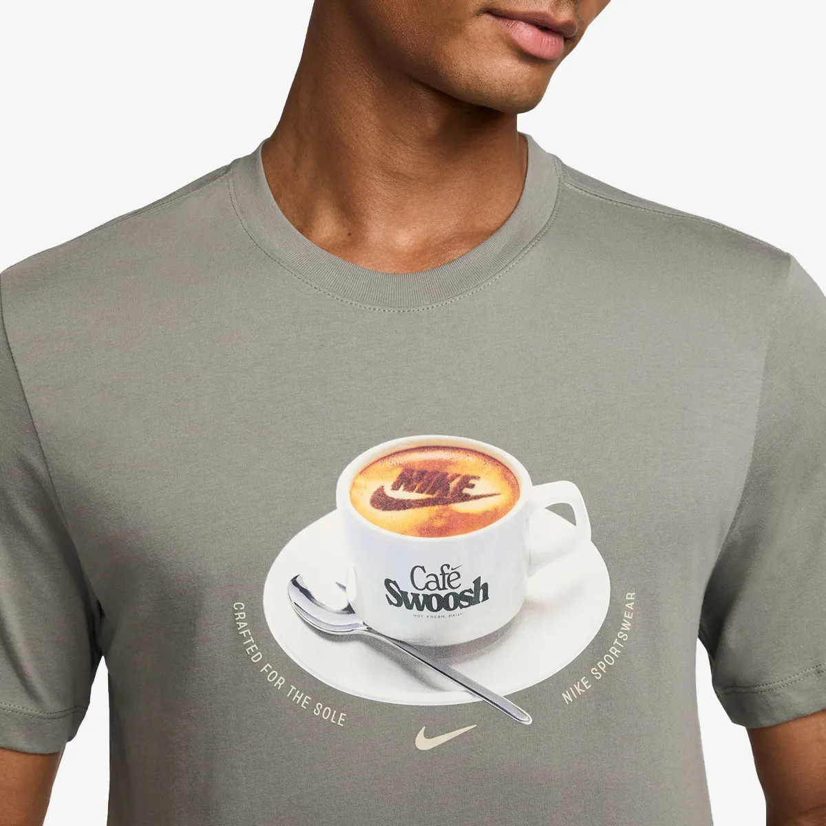 NIKE U NSW TEE STD CAFE SWOOSH MUG 