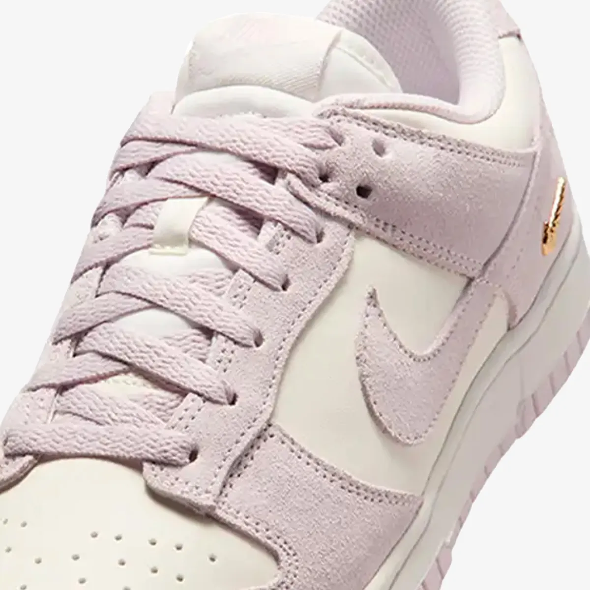 NIKE WMNS NIKE DUNK LOW SE 
