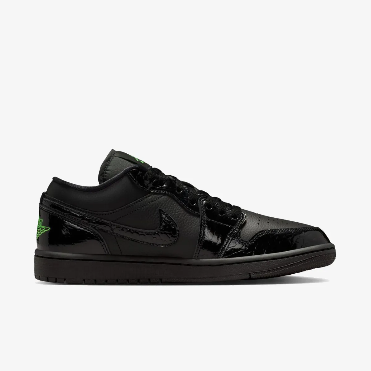 NIKE WMNS AIR JORDAN 1 LOW SE NAJ10 
