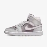 NIKE WMNS AIR JORDAN 1 MID 