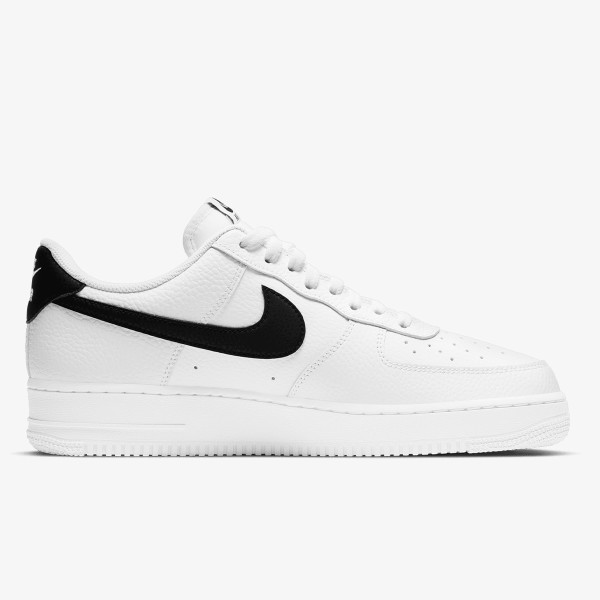 NIKE AIR FORCE 1 '07 