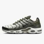 NIKE AIR MAX PLUS 