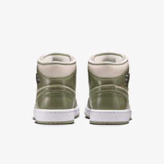 NIKE WMNS AIR JORDAN 1 MID SE 