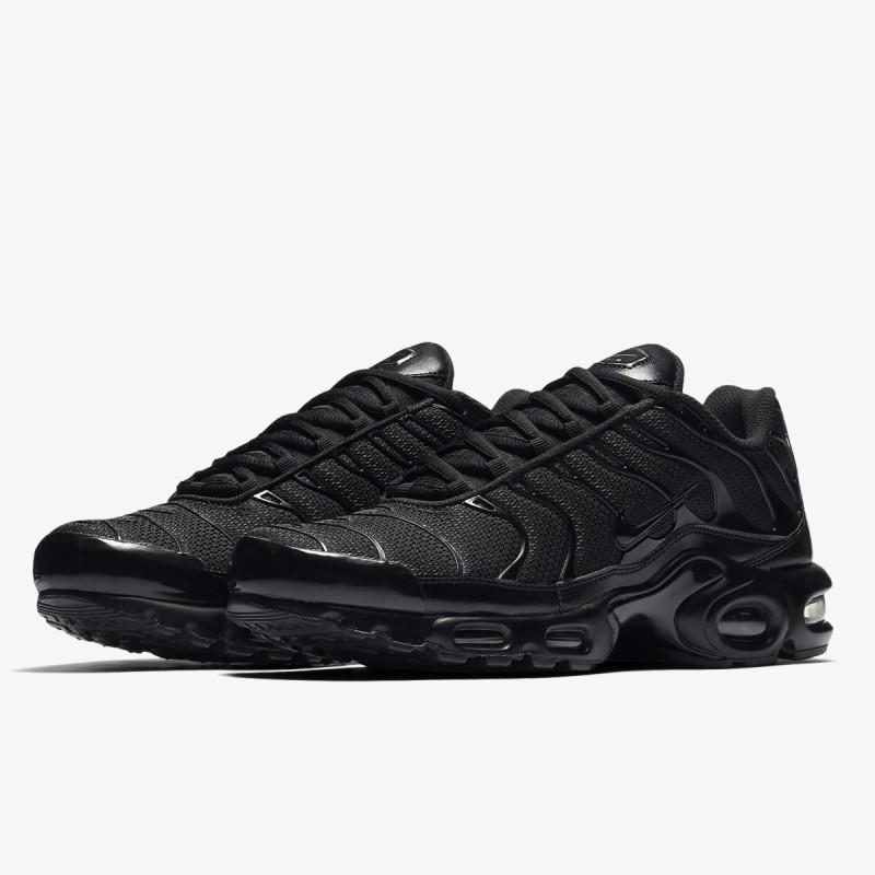 NIKE AIR MAX PLUS 