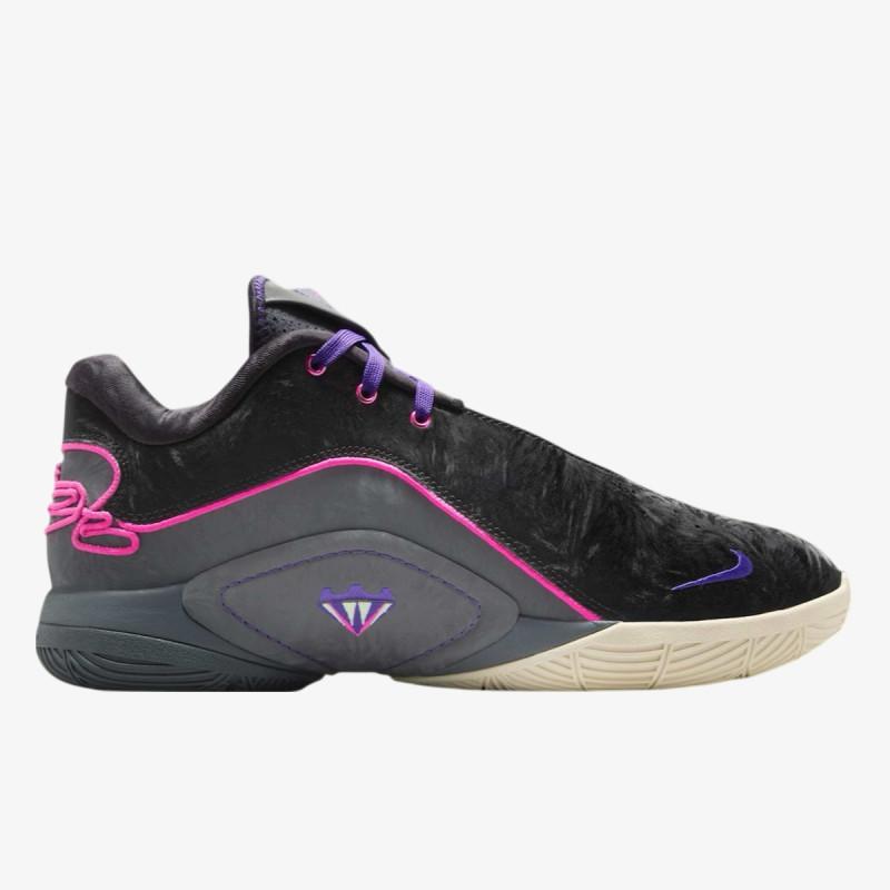 NIKE LEBRON XXII 