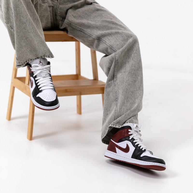 NIKE AIR JORDAN 1 MID SE 
