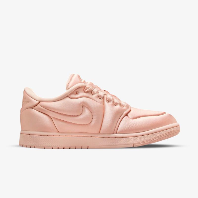 NIKE WMNS AIR JORDAN 1 MM LOW V2 