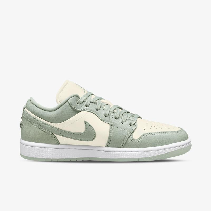 NIKE WMNS AIR JORDAN 1 LOW SE 