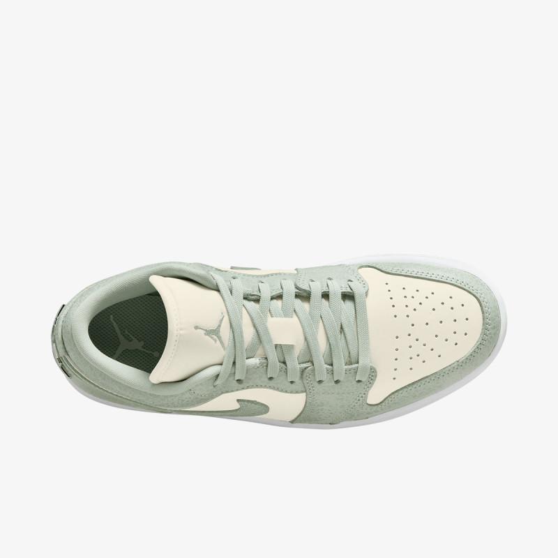 NIKE WMNS AIR JORDAN 1 LOW SE 